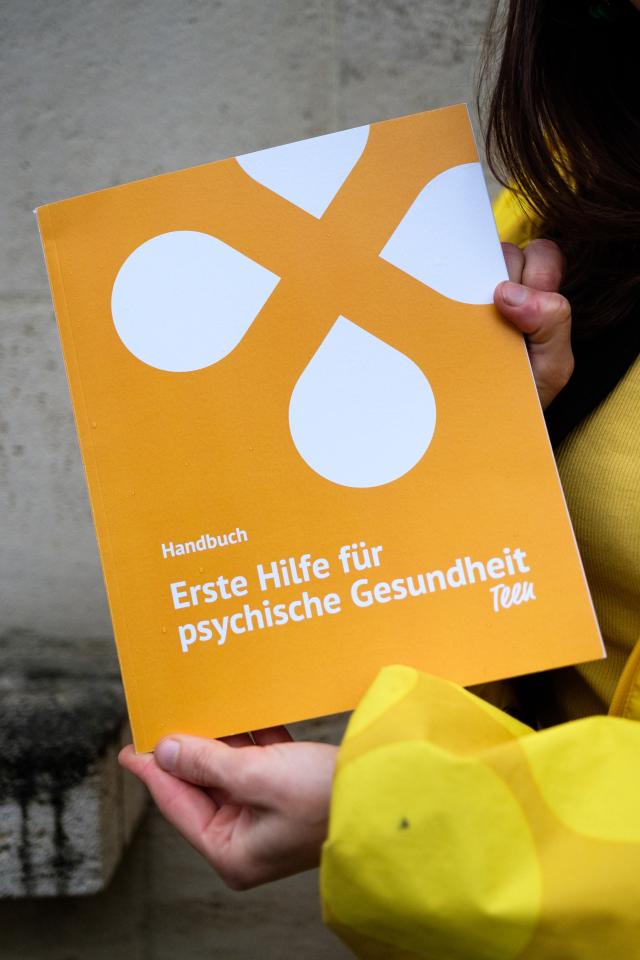 Photo du Le livre "Premiers Secours en santé mentale Teen" de la Ligue Luxembourgeoise d’Hygiène Mentale.